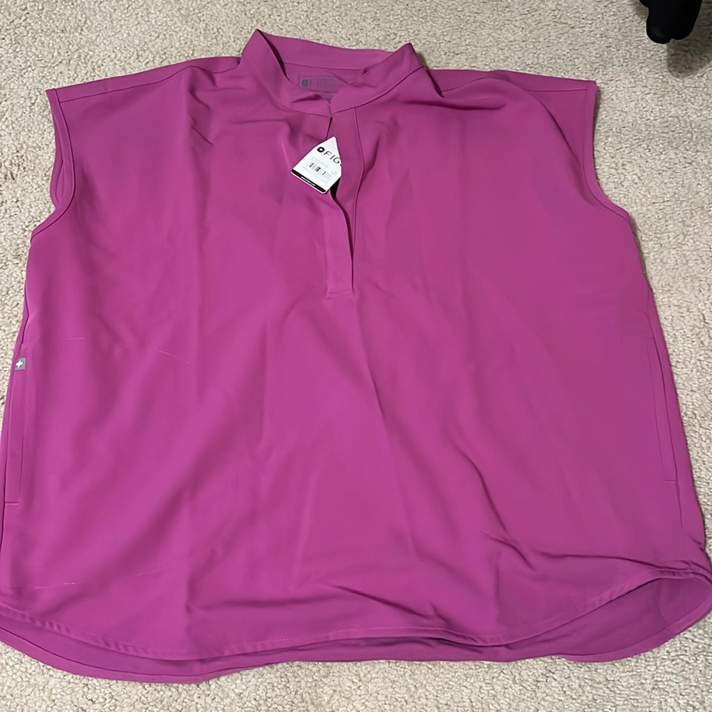Figs XL scrub top